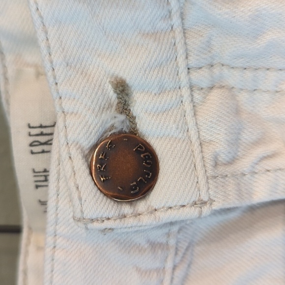 Free People we the free soft relaxed framed raw cut hem shorts worn white 28 - Picture 4 of 14
